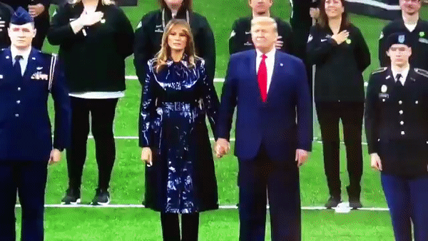 Những pha “quay xe cực gắt” của Đệ Nhất Phu Nhân Mỹ Melania Trump từng gây bão truyền thông thế giới, khiến ai nhìn cũng đứng hình vài giây - Ảnh 8.