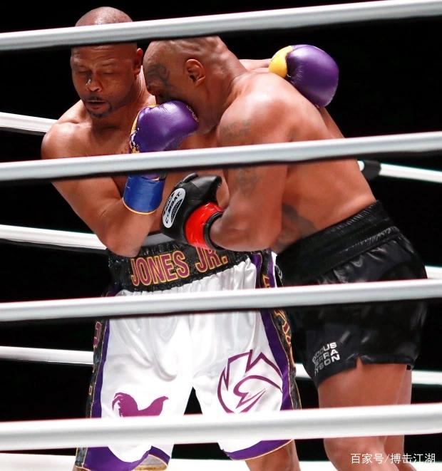 Báo Trung Quốc chê Mike Tyson diễn kịch trên võ đài, đòi một trận quyết đấu với Yi Long - Ảnh 1.