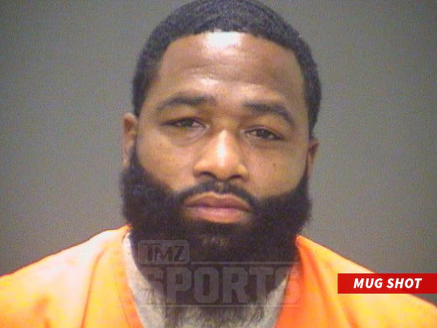 Cựu vô địch boxing thế giới Adrien Broner bị bỏ tù vì… cả gan khoe tiền trên mạng xã hội - Ảnh 2.