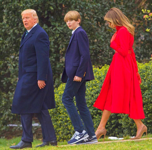 Nhìn lại những hình ảnh đẹp nhất suốt 4 năm qua của Hoàng tử Nhà Trắng Barron Trump trước giây phút Mỹ tuyên bố Tổng thống thứ 46 - Ảnh 16.