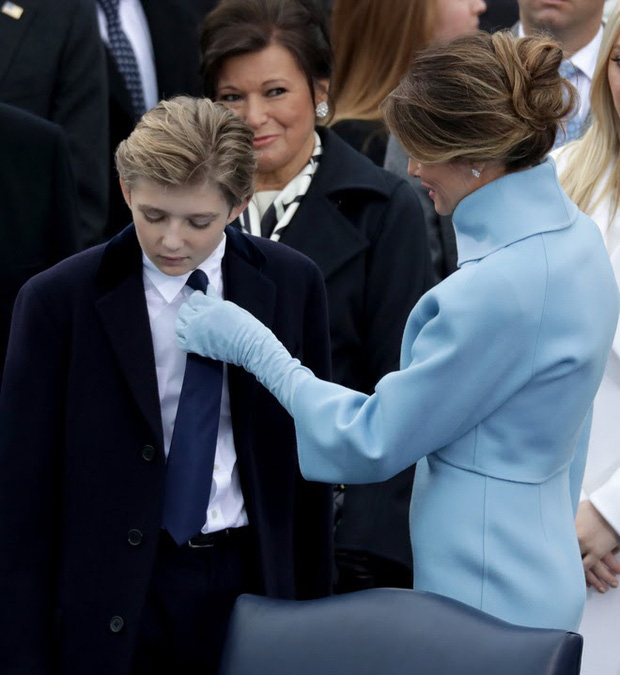 Nhìn lại những hình ảnh đẹp nhất suốt 4 năm qua của Hoàng tử Nhà Trắng Barron Trump trước giây phút Mỹ tuyên bố Tổng thống thứ 46 - Ảnh 7.