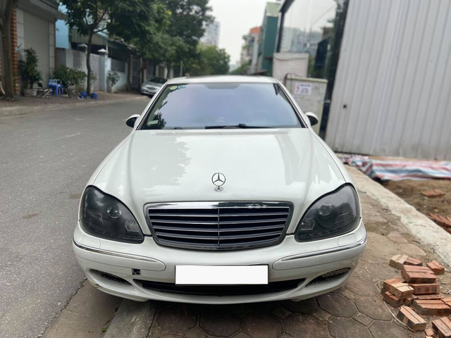 Sau 16 năm, Mercedes-Benz S 500 bán lại với giá rẻ ngang Honda SH - Ảnh 1.