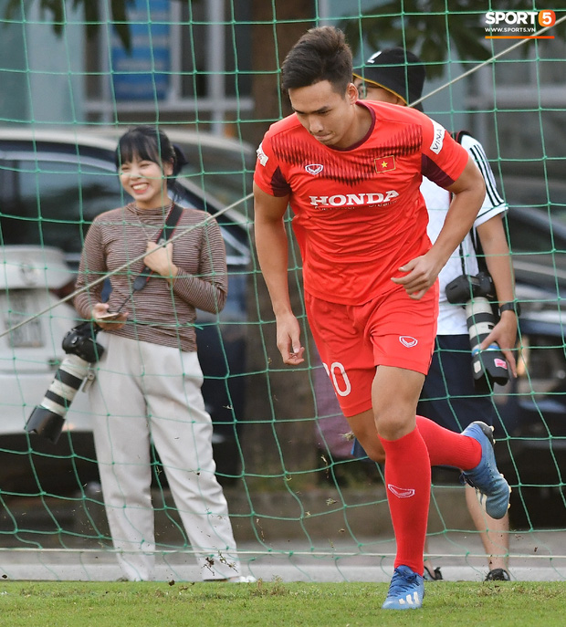 Á quân V.League hụt hơi với bài khởi động rất nặng cùng U22 Việt Nam, phải học lại bài đánh đầu với thầy Park - Ảnh 1.