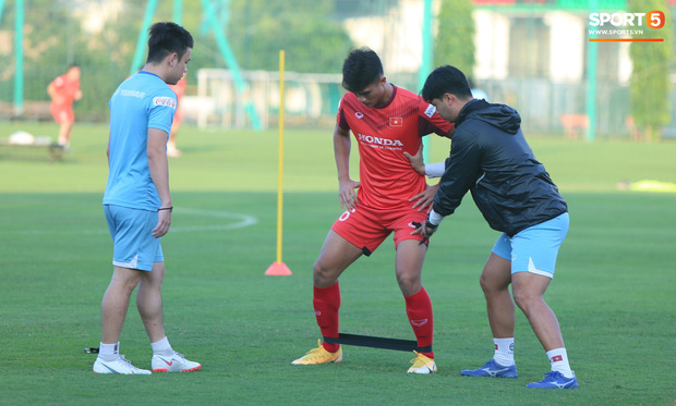 Á quân V.League hụt hơi với bài khởi động rất nặng cùng U22 Việt Nam, phải học lại bài đánh đầu với thầy Park - Ảnh 7.