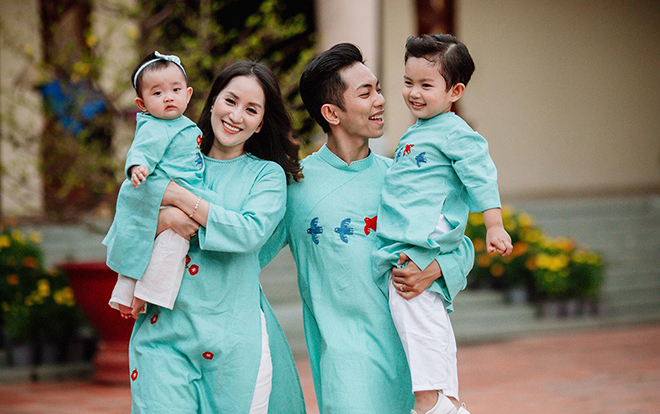 Sự thật đằng sau bức ảnh “lôi thôi” về chồng trẻ kém 12 tuổi của Khánh Thi - Ảnh 2. Sự thật đằng sau bức ảnh “lôi thôi” về chồng trẻ kém 12 tuổi của Khánh Thi - Ảnh 2.