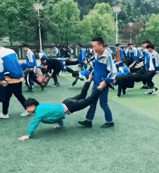Tròn mắt trước những siêu nhân chỉ chờ đến ngày hội thể thao mới chịu xuất đầu lộ diện - Ảnh 1. Tròn mắt trước những siêu nhân chỉ chờ đến ngày hội thể thao mới chịu xuất đầu lộ diện - Ảnh 1.
