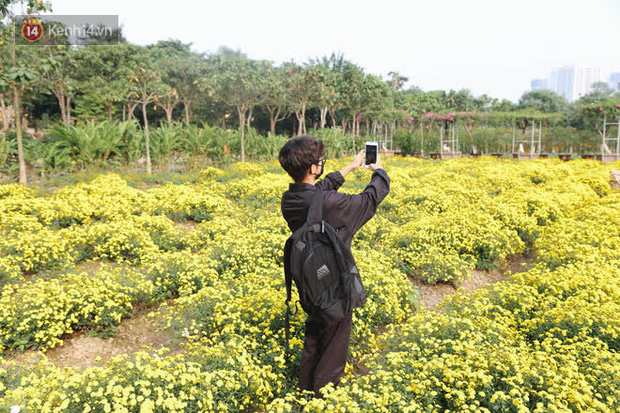 Trường ĐH rộng gần 200 ha có vườn hoa đẹp nhất mùa đông Hà Nội, nhiều góc sống ảo cực chill chỉ với 25K - Ảnh 11.