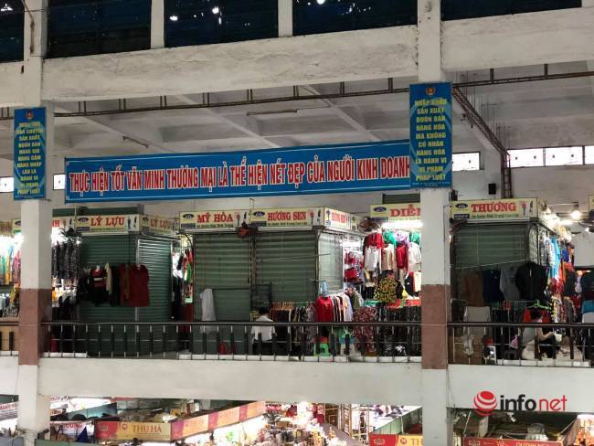 Khu chợ sầm uất bậc nhất Đà Nẵng vắng khách, nhiều ki ốt phủ bạt nghỉ bán - Ảnh 8.