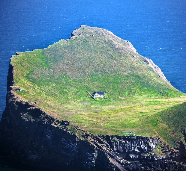 Sự thật về ngôi nhà cô độc bí ẩn nhất thế giới, nằm trơ trọi giữa hòn đảo hoang đẹp như tiên cảnh, khác xa với đồn đoán của dân mạng - Ảnh 4.