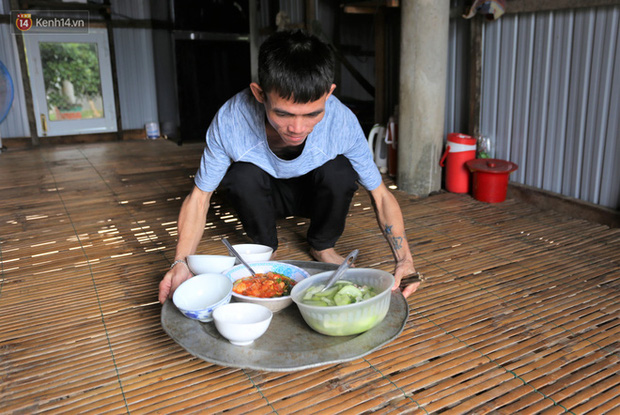 Về Bình Định chăn bò cùng Soytiet: Chàng trai mồ côi từng đi ăn xin rồi trở thành hiện tượng mạng khiến nhiều sao quốc tế phát cuồng - Ảnh 7.