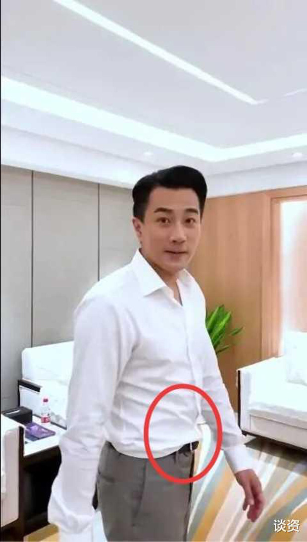 Ly h&ocirc;n Dương Mịch, ngoại h&igrave;nh của Lưu Khải Uy xuống dốc kh&ocirc;ng phanh, bị so s&aacute;nh như &ocirc;ng ch&uacute; trung ni&ecirc;n - Ảnh 2.