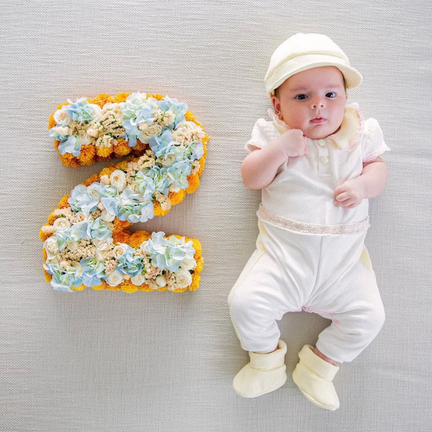 Thiên thần Kaka cùng bà xã khoe diện mạo của nhóc tì bé bỏng, dân tình không ngừng xuýt xoa: Mỹ nhân tương lai là đây chứ đâu - Ảnh 2. Thiên thần Kaka cùng bà xã khoe diện mạo của nhóc tì bé bỏng, dân tình không ngừng xuýt xoa: Mỹ nhân tương lai là đây chứ đâu - Ảnh 2.