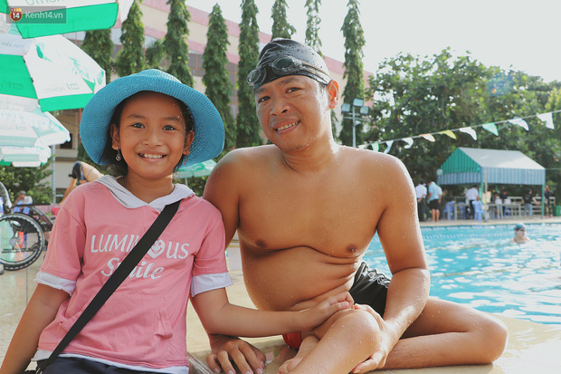 Ch&agrave;ng trai hơn 22 năm đi l&agrave;m chuyện bao đồng, gi&uacute;p đỡ người khuyết tật: Nh&igrave;n họ vui m&igrave;nh cũng thấy ấm l&ograve;ng - Ảnh 12.