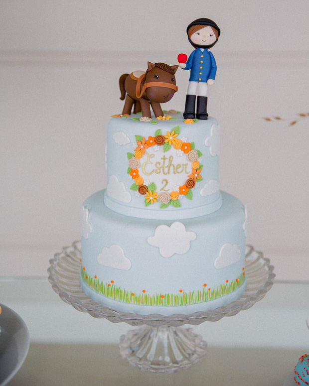 Thiên thần Kaka cùng bà xã khoe diện mạo của nhóc tì bé bỏng, dân tình không ngừng xuýt xoa: Mỹ nhân tương lai là đây chứ đâu - Ảnh 3. Thiên thần Kaka cùng bà xã khoe diện mạo của nhóc tì bé bỏng, dân tình không ngừng xuýt xoa: Mỹ nhân tương lai là đây chứ đâu - Ảnh 3.