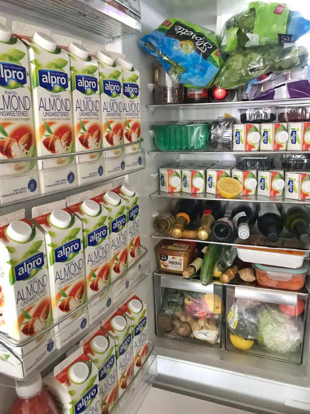 Hội FA xứ Trung khoe tủ lạnh: Người dùng bảo quản chăn bông và ô tô đồ chơi, kẻ lấy chỗ tích trữ đồ ăn cho quàng thượng - Ảnh 9. Hội FA xứ Trung khoe tủ lạnh: Người dùng bảo quản chăn bông và ô tô đồ chơi, kẻ lấy chỗ tích trữ đồ ăn cho quàng thượng - Ảnh 9.