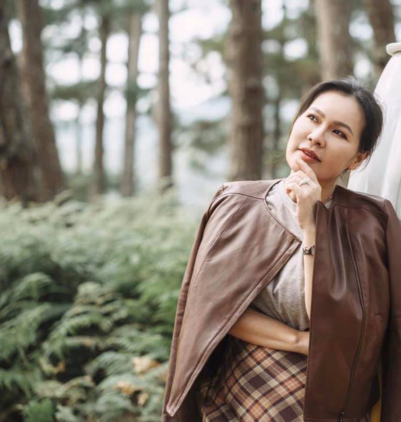 Hình ảnh đời thường của vợ diễn viên Quý Bình: Lúc sang chảnh khi lại giản dị bất ngờ - Ảnh 14. Hình ảnh đời thường của vợ diễn viên Quý Bình: Lúc sang chảnh khi lại giản dị bất ngờ - Ảnh 14.