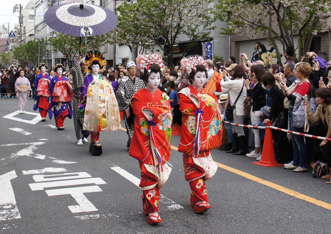 Oiran - kỹ nữ cao cấp thời Edo tại Nhật: Nhan sắc lộng lẫy, thu nhập tiền tỷ và những bí mật ít người biết - Ảnh 8.