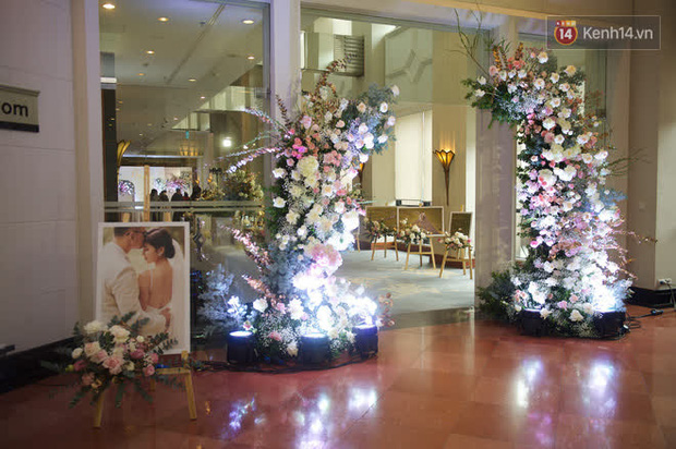 Những hình ảnh đầu tiên về tiệc cưới tại khách sạn hạng sang của MC Thu Hoài và chồng CEO - Ảnh 3.