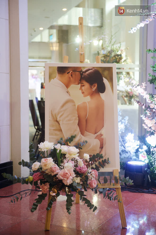 Những hình ảnh đầu tiên về tiệc cưới tại khách sạn hạng sang của MC Thu Hoài và chồng CEO - Ảnh 8.