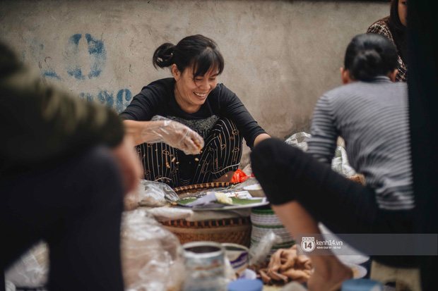 Truy lùng hàng xôi xéo hot nhất nhì Hà Nội, lên cả truyền hình Hàn Quốc vì cách gói xôi gây hoa mắt - Ảnh 5.