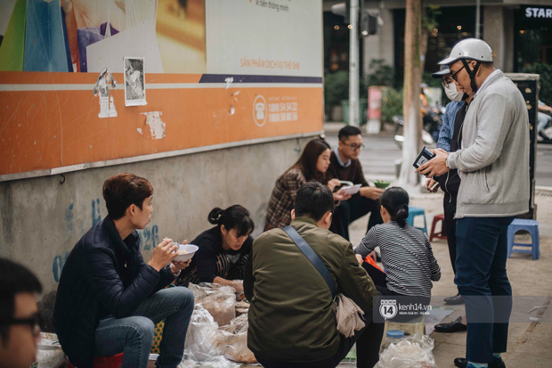 Truy lùng hàng xôi xéo hot nhất nhì Hà Nội, lên cả truyền hình Hàn Quốc vì cách gói xôi gây hoa mắt - Ảnh 10.