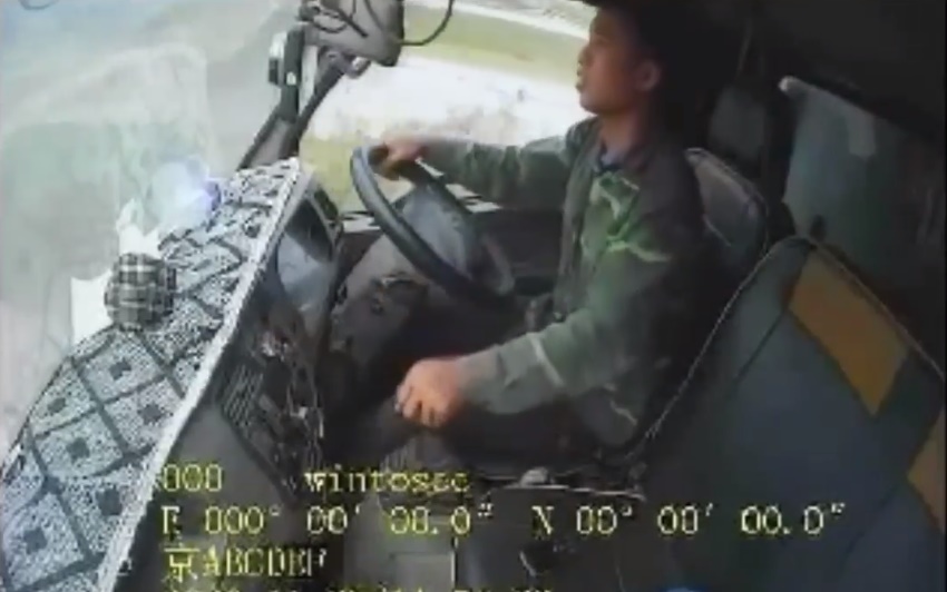 Yêu cầu 3 Cảnh sát giao thông đấm túi bụi tài xế vi phạm ở Bắc Giang ...
