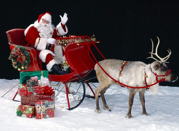 Hãy cùng khám phá hình ảnh ông già Noel màu đỏ với trang phục lộng lẫy và rực rỡ, bắt đầu đón chào một mùa Giáng sinh thật ấm áp và đầy cảm hứng.