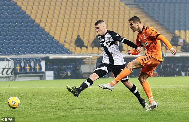 Parma 0-4 Juventus: Ronaldo lập cú đúp, Juve thắng tưng bừng - Ảnh 3.