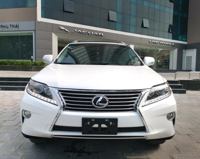 7 năm chạy hơn 60.000km, Lexus RX 350 cũ vẫn đắt giá hơn Mercedes-Benz GLC mới cả trăm triệu đồng - Ảnh 2.