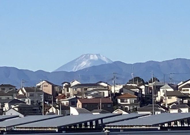 Núi Phú Sĩ trông khác thường so với mọi năm khiến dân mạng Nhật Bản hoang mang, sợ đại họa núi lửa lại phun trào - Ảnh 4.
