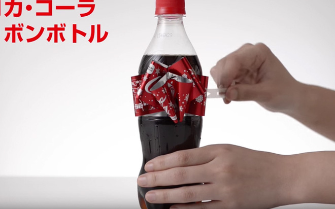 Ra mắt sản phẩm dành riêng cho Giáng sinh, Coca-Cola Nhật Bản “gây bão” toàn thế giới bởi chi tiết cực sáng tạo này - Ảnh 5.