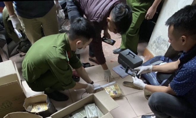 Triệt phá đường dây ma túy lớn theo xe khách từ Lai Châu về Hà Nội - Ảnh 4.