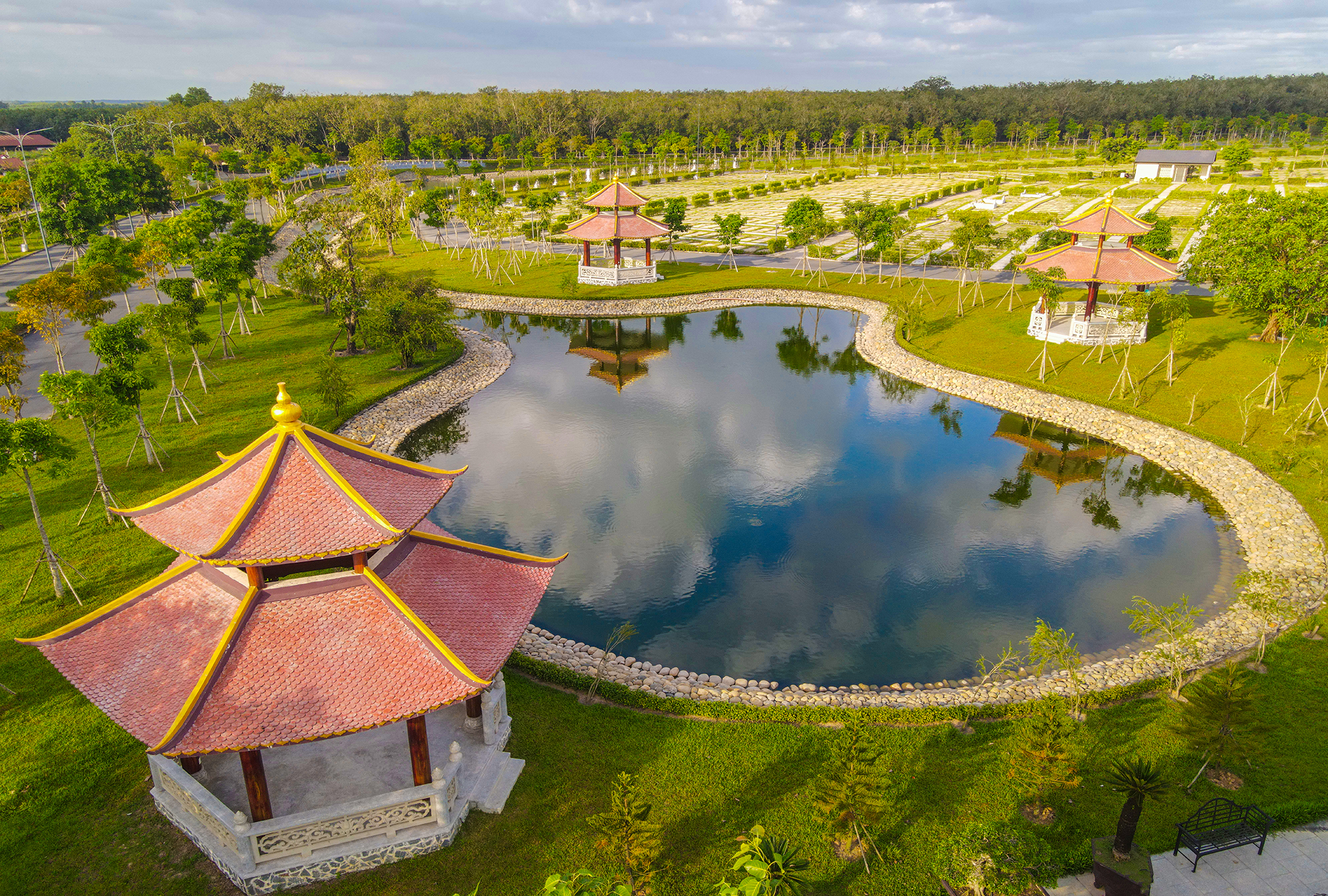 Cận cảnh hoa viên nghĩa trang hơn 2.000 tỷ đồng, có cảnh quan đẹp bậc nhất Việt Nam - Ảnh 23.