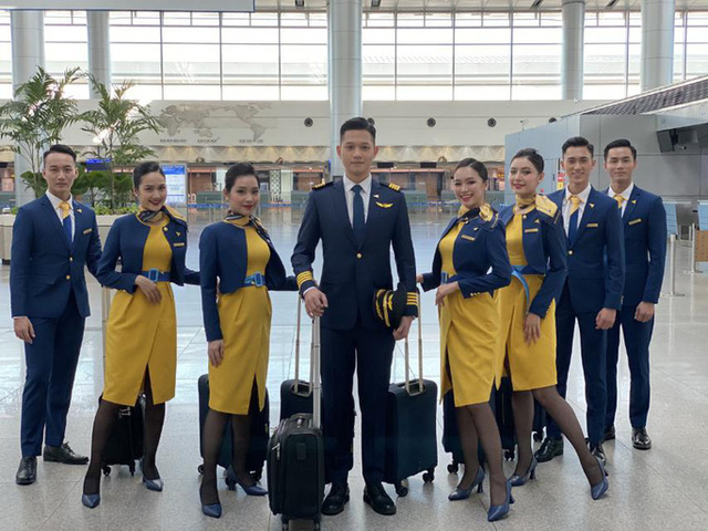 Cận cảnh máy bay đầu tiên và dàn tiếp viên của Vietravel Airlines ở sân bay Tân Sơn Nhất - Ảnh 9.