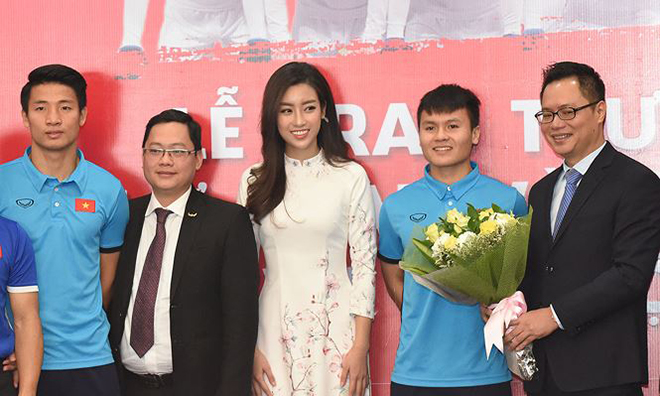 Cầu thủ Quang Hải từng bị 5 hoa hậu Việt dìm hàng - Ảnh 10.