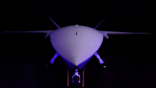 Khám phá UAV khủng nhất thế giới khi có thể ‘cõng’ vệ tinh vào quỹ đạo - Ảnh 10.
