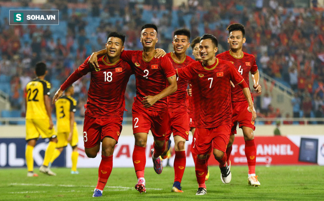 HLV Lê Thụy Hải: HLV Park rất nhạy bén, các thay đổi sẽ giúp Việt Nam lợi lớn ở AFF Cup - Ảnh 1.