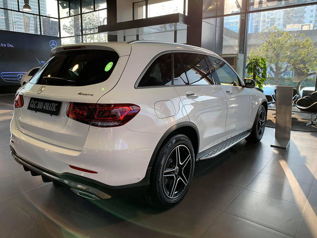 Vừa ra biển, đại gia Việt bán luôn Mercedes-Benz GLC lỗ 300 triệu vì đỗ xe không vừa sân nhà - Ảnh 2.