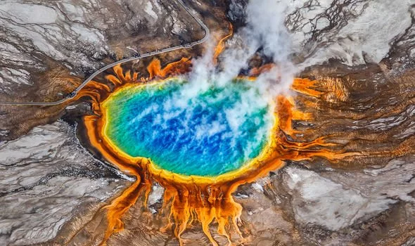 Siêu núi lửa Yellowstone phun trào có thể giết chết hàng tỷ người - Ảnh 1.