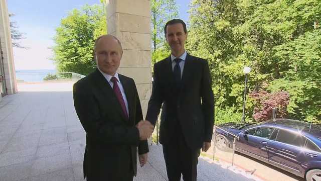 TT Putin ra thông điệp cực rắn: Đừng động vào Syria - Lộ nghĩa địa siêu tăng Mỹ ở Iraq - Ảnh 1.