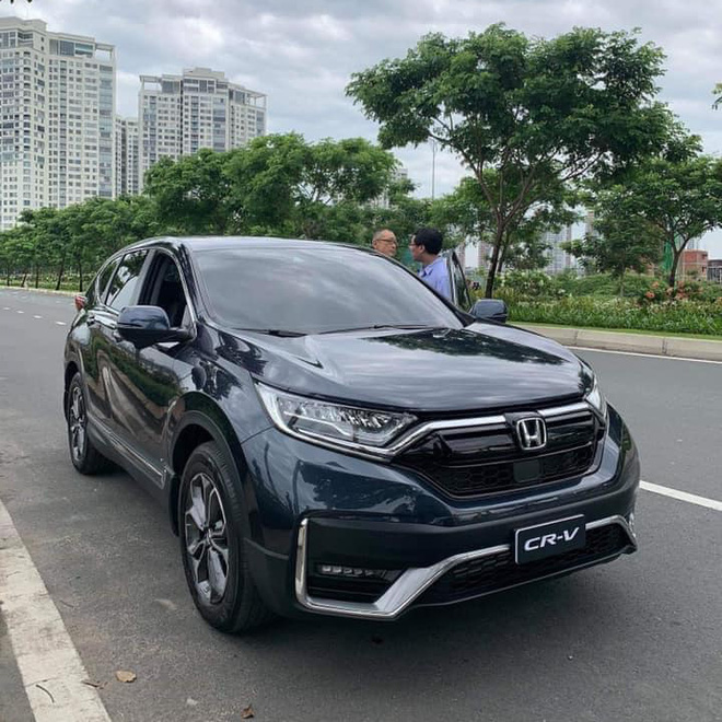Honda CR-V bản lắp ráp 2020 đầu tiên lăn bánh ra đường tại Việt Nam, tiết lộ tính năng an toàn mới - Ảnh 2.