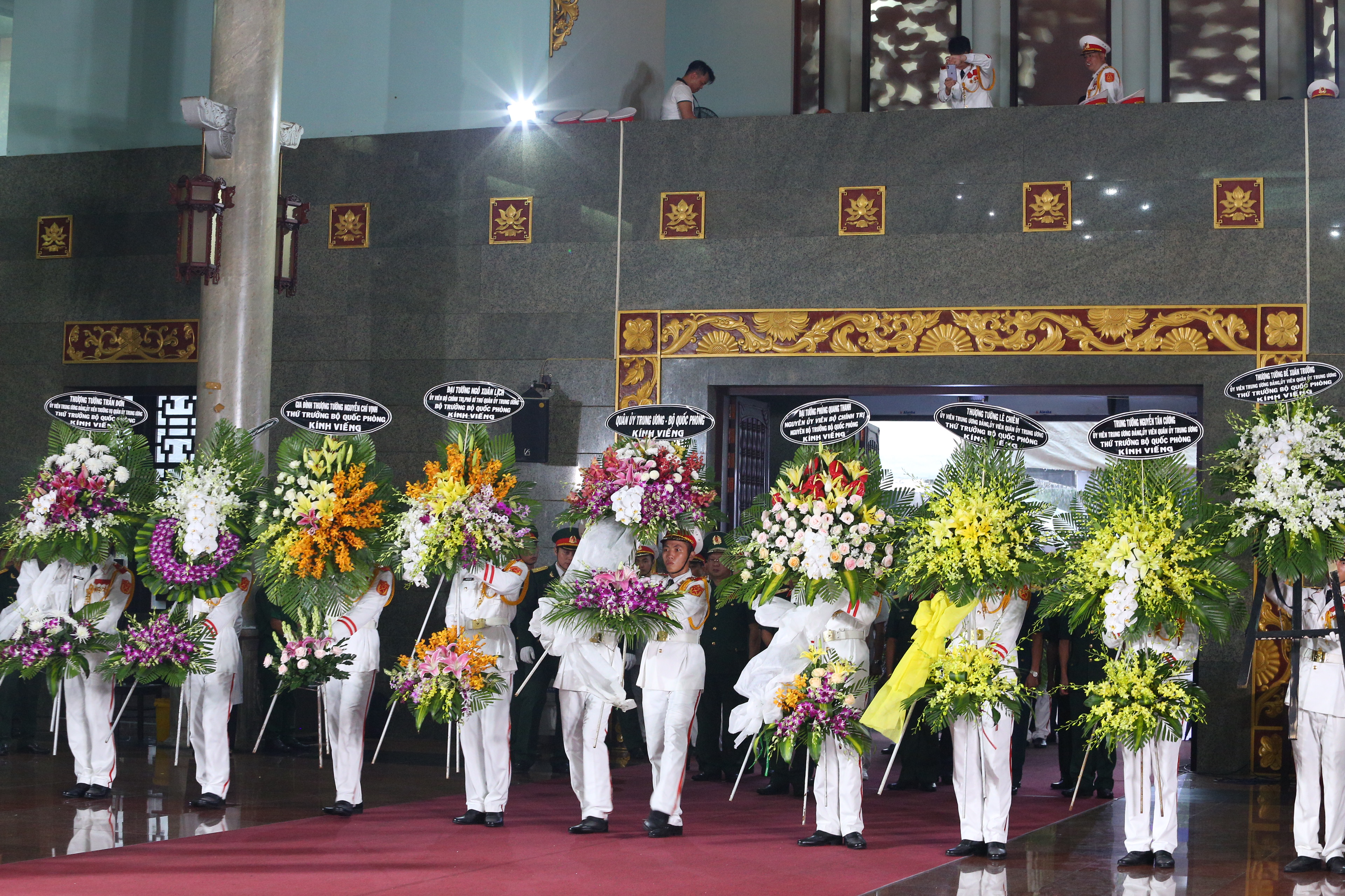 [Ảnh] Xúc động, nghiêm trang lễ tang người thầy của những nhà tình báo huyền thoại Trần Quốc Hương - Ảnh 2.
