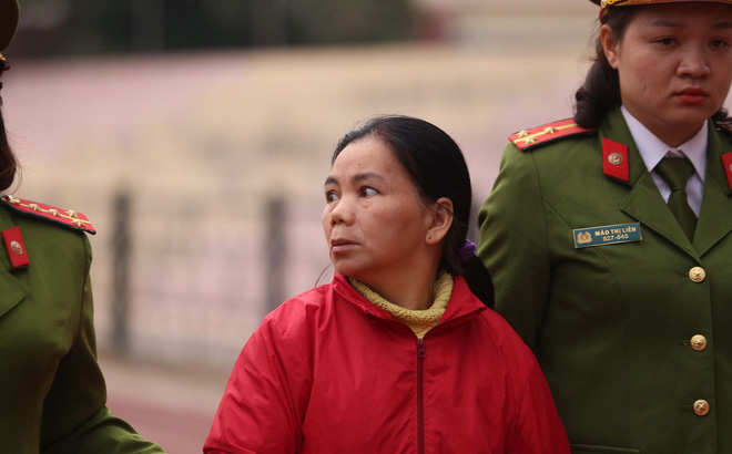 Phúc thẩm vụ nữ sinh giao gà ở Điện Biên: Bùi Thị Kim Thu gây bất ngờ với thân hình tiều tụy, tóc bạc trắng - Ảnh 4.