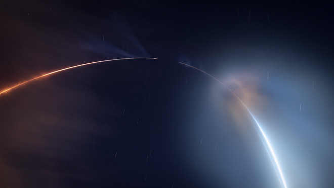 Màn phóng tàu thành công của SpaceX gây ra mây dạ quang - hiện tượng thiên nhiên hiếm gặp và đẹp mê hồn - Ảnh 1.