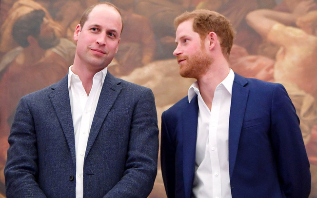 Hoàng tử William trông chừng em trai Harry ở Mỹ bằng việc gọi video nhưng tỏ thái độ lạnh nhạt với Meghan Markle - Ảnh 1.