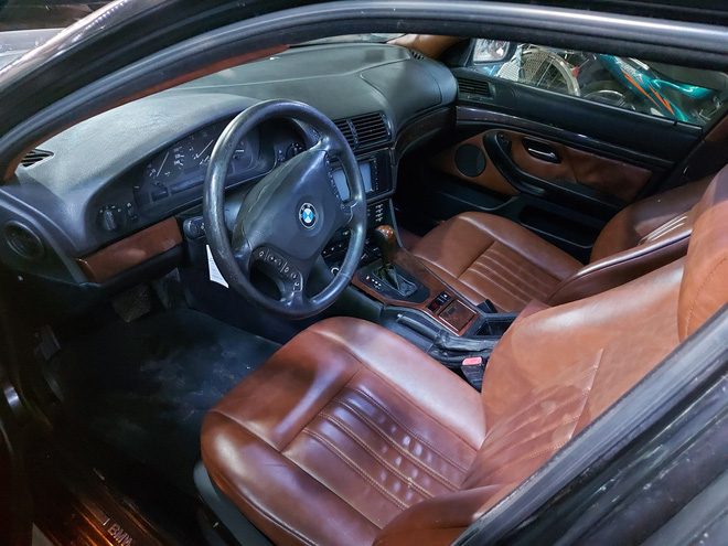 Chủ xe bán BMW 5-Series cũ với nguyện vọng đổi sang xe máy, giá chỉ nhỉnh hơn Honda SH vài chục triệu đồng - Ảnh 3.