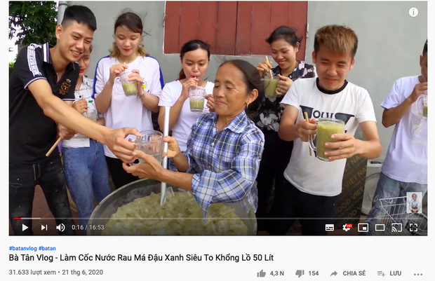 Bà Tân tung video làm cốc rau má đậu xanh siêu to khổng lồ, nhưng thứ mà dân mạng chú ý nhất lại là một câu “lỡ lời” của Hưng Vlog - Ảnh 1.