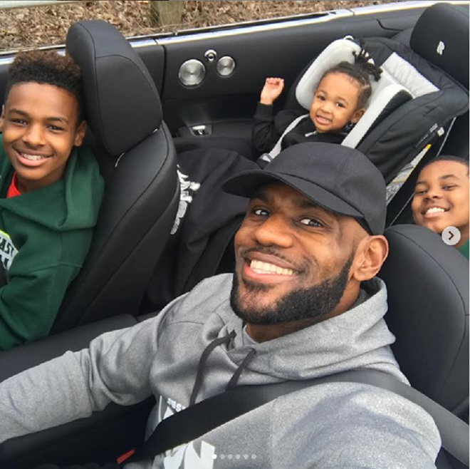 Siêu sao bóng rổ LeBron James gây sốt cộng động mạng với khoảnh khắc đáng  yêu bên cạnh con gái nhân 