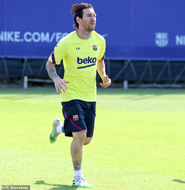 Sốc với hình ảnh chân phải đầy sẹo của Messi  - Ảnh 1.