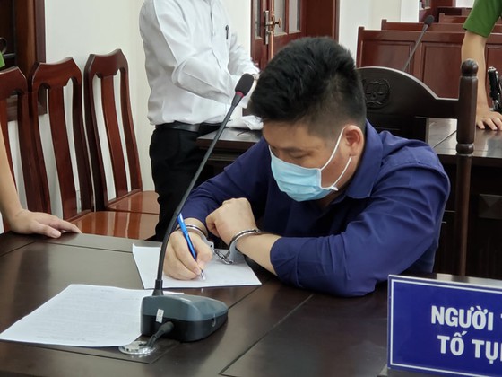 Giám đốc doanh nghiệp gọi điện giang hồ vây xe chở công an ở Đồng Nai lãnh thêm án tù vì tội trốn thuế - Ảnh 1.